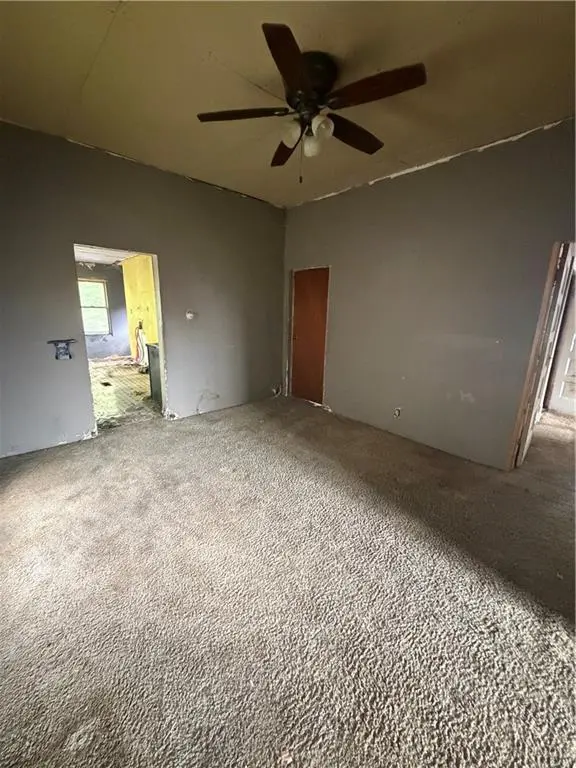 5717 King Hill AVE, St Joseph, MO 64504