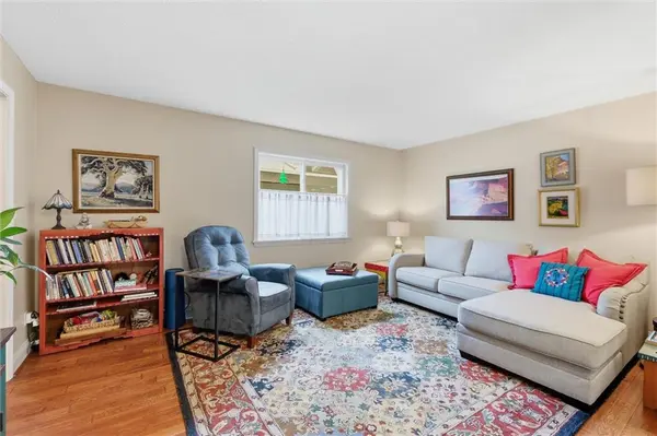 9573 Outlook DR, Overland Park, KS 66207