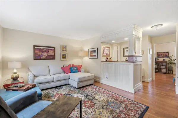 9573 Outlook DR, Overland Park, KS 66207