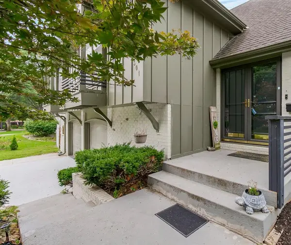 301 W 116th ST, Kansas City, MO 64114