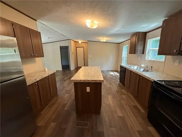 14 Live Oak CT, Linn Valley, KS 66040