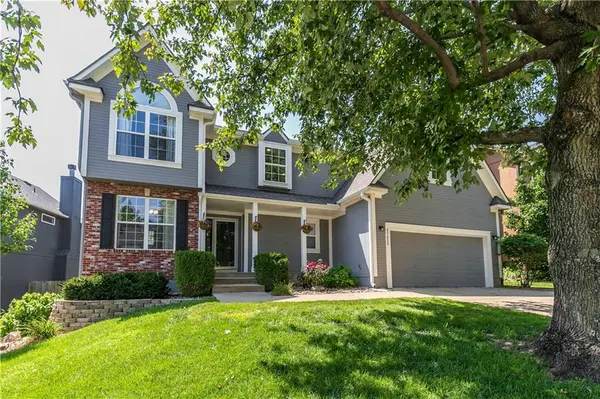 21423 W 47th CT, Shawnee, KS 66218
