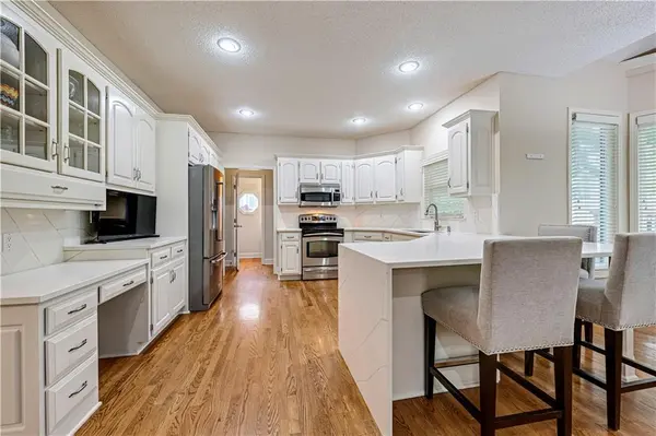 8001 W 130th ST, Overland Park, KS 66213