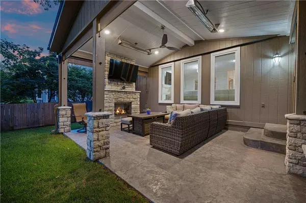 8001 W 130th ST, Overland Park, KS 66213