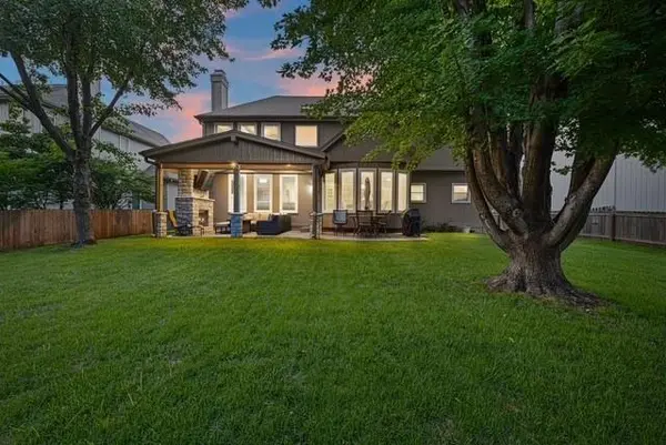 8001 W 130th ST, Overland Park, KS 66213