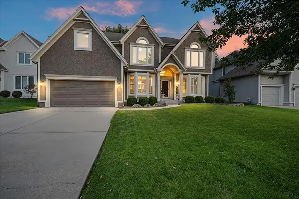 8001 W 130th ST, Overland Park, KS 66213