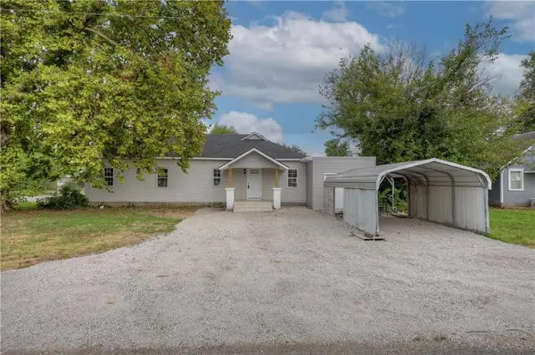 216 N Indiana AVE, Columbus, KS 66725