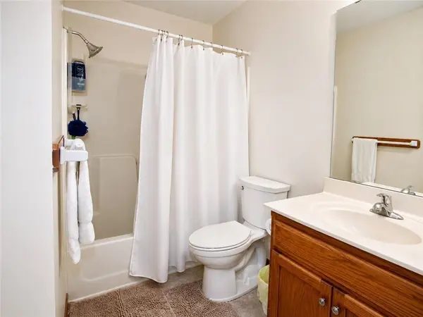 5133 Woodland DR, Shawnee, KS 66218