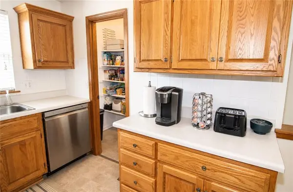 5133 Woodland DR, Shawnee, KS 66218