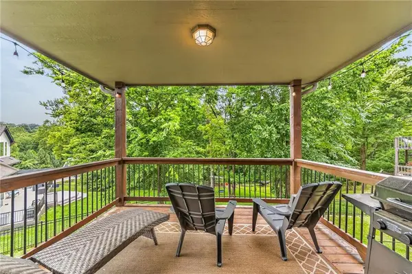 6388 NW Sioux DR, Parkville, MO 64152