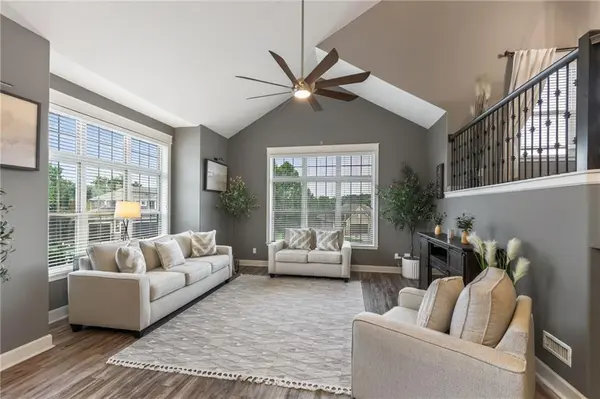 6388 NW Sioux DR, Parkville, MO 64152