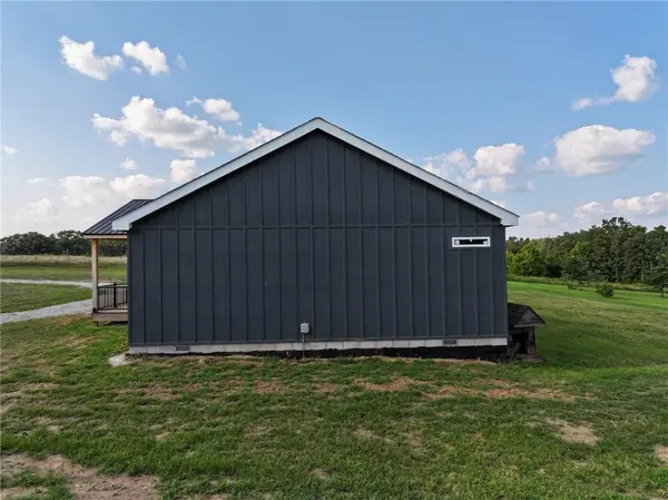 9735 S 325 RD, El Dorado Springs, MO 64744
