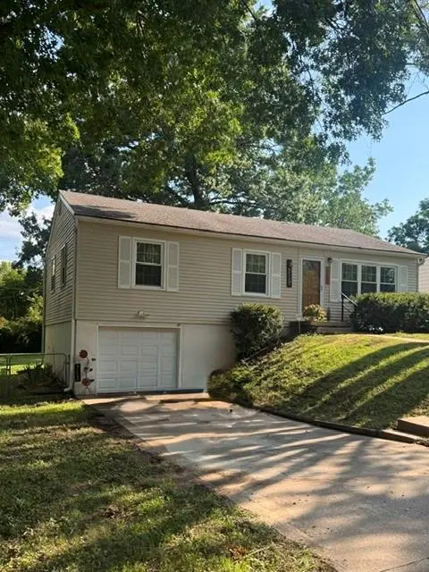 6307 Rowland AVE, Kansas City, KS 66104