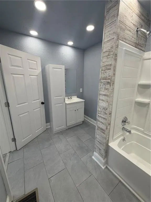 602 Lincoln ST, St Joseph, MO 64501