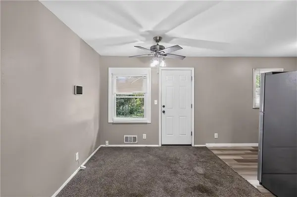 4131 E Vineyard RD, Kansas City, MO 64130