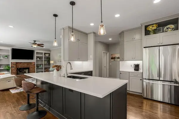 8409 W 154TH ST, Overland Park, KS 66223