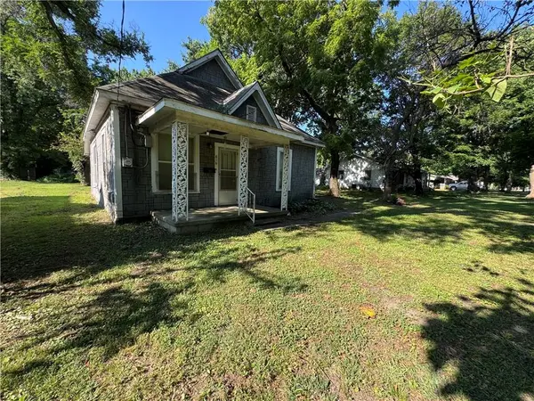 616 E 25th ST, Pittsburg, KS 66762