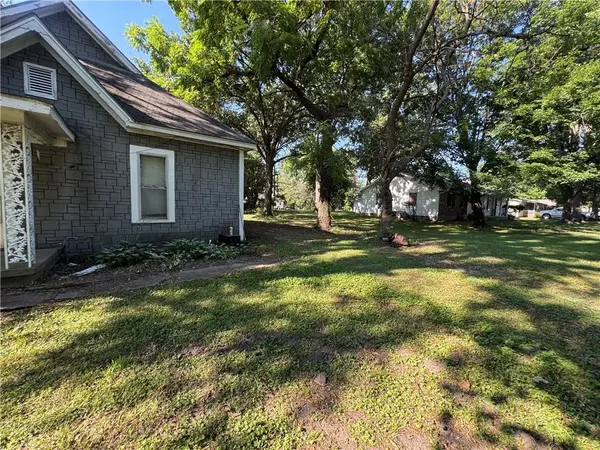 616 E 25th ST, Pittsburg, KS 66762