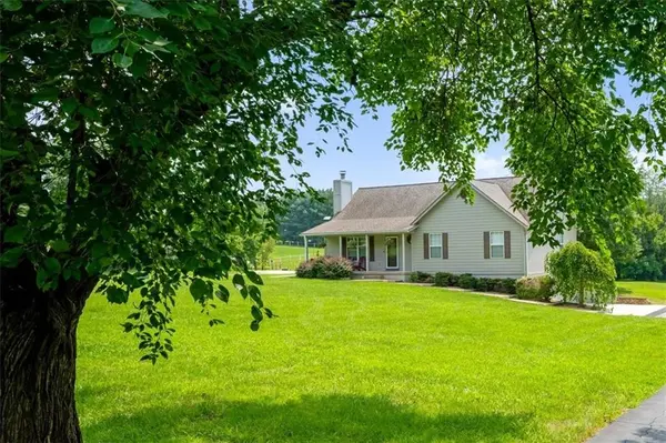 33803 E Jenkins RD, Lone Jack, MO 64070