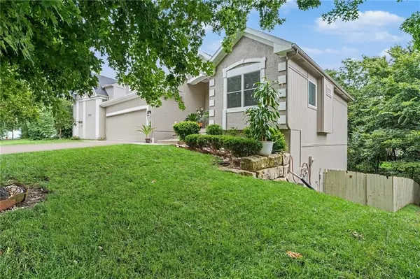 5821 Bedford AVE, Kansas City, MO 64151