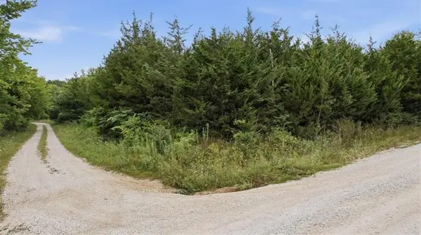 Mark DR, Crystal Lakes, MO 64024