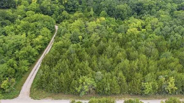 Mark DR, Crystal Lakes, MO 64024