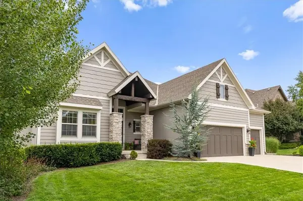 12110 S Belmont DR, Olathe, KS 66061