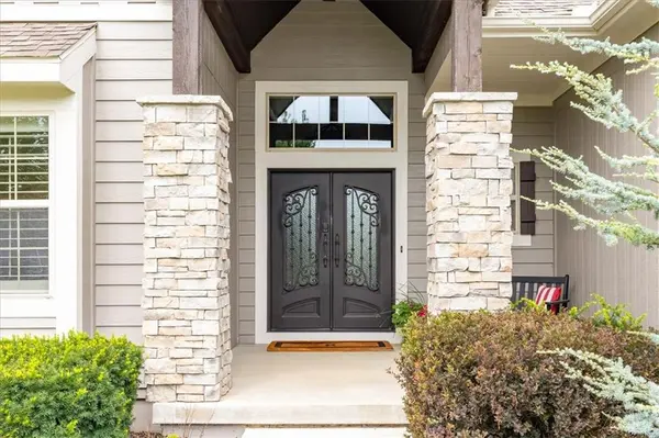 12110 S Belmont DR, Olathe, KS 66061