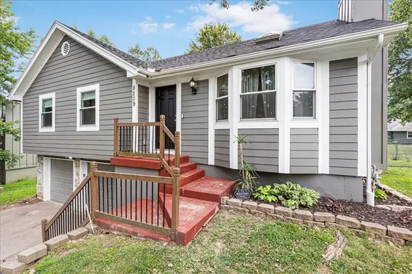 8209 NW 79th TER, Kansas City, MO 64152
