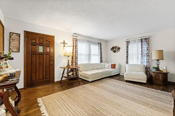 2507 Maple AVE, Leavenworth, KS 66048