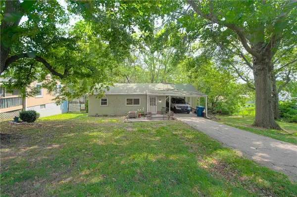 2231 N River BLVD, Sugar Creek, MO 64050