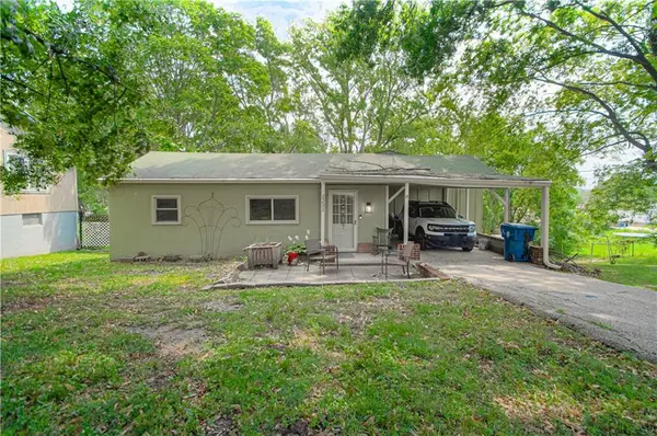 2231 N River BLVD, Sugar Creek, MO 64050