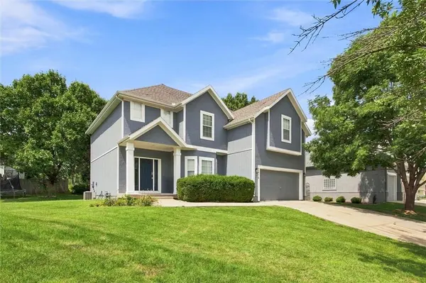 9414 Swarner DR, Lenexa, KS 66215