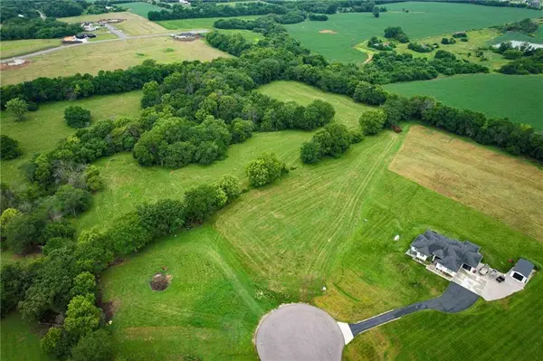 31000 E Pollard PL, Lone Jack, MO 64086
