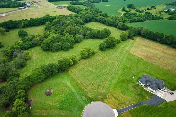 31000 E Pollard PL, Lone Jack, MO 64086
