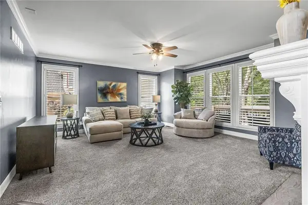 324 NW Bradford ST, Lee's Summit, MO 64064