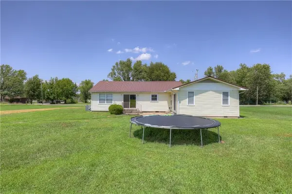 1030 W Country RD, Columbus, KS 66725