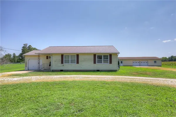 1030 W Country RD, Columbus, KS 66725