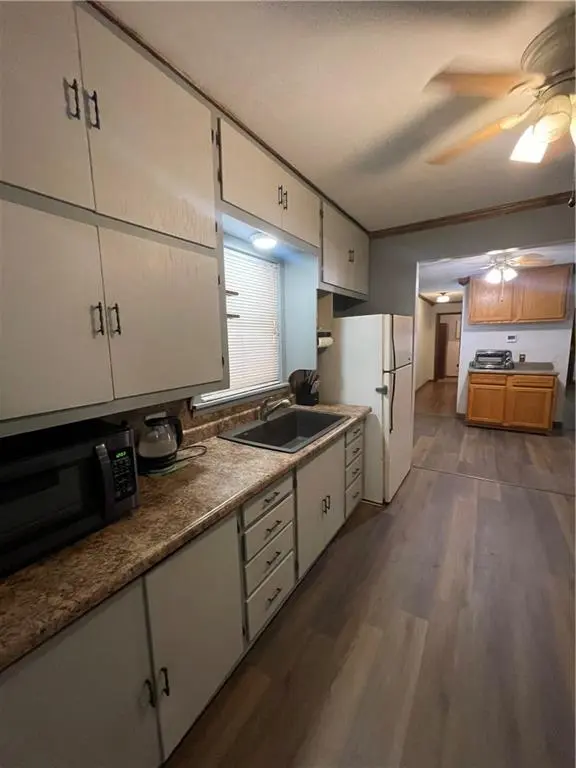1311 W 1st ST, Coffeyville, KS 67337