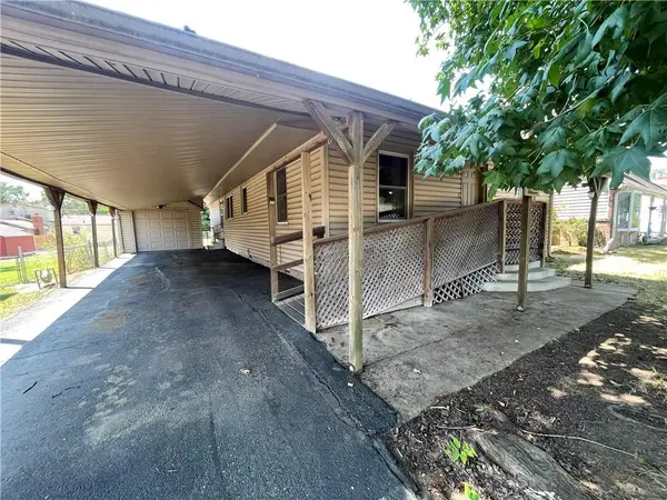 1311 W 1st ST, Coffeyville, KS 67337