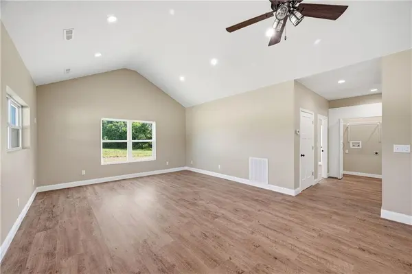 17707 S 2200 RD, Nevada, MO 64772