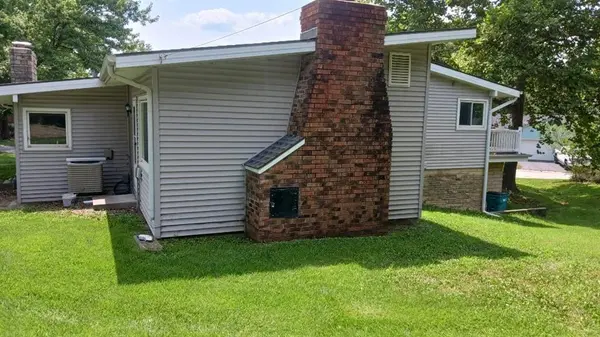 517 Brown Circle DR, Osawatomie, KS 66064