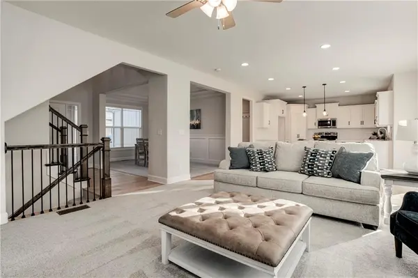 28501 W 161st TER, Gardner, KS 66030