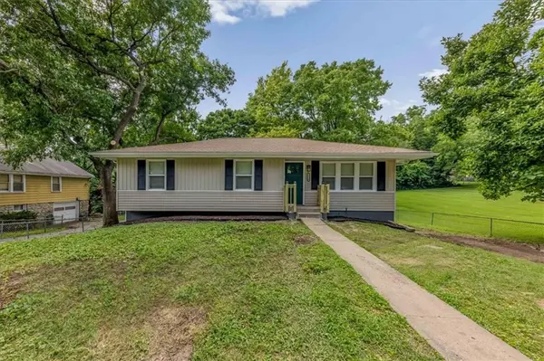 8116 Wayne AVE, Kansas City, MO 64131