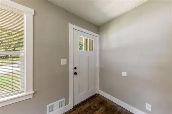 8116 Wayne AVE, Kansas City, MO 64131