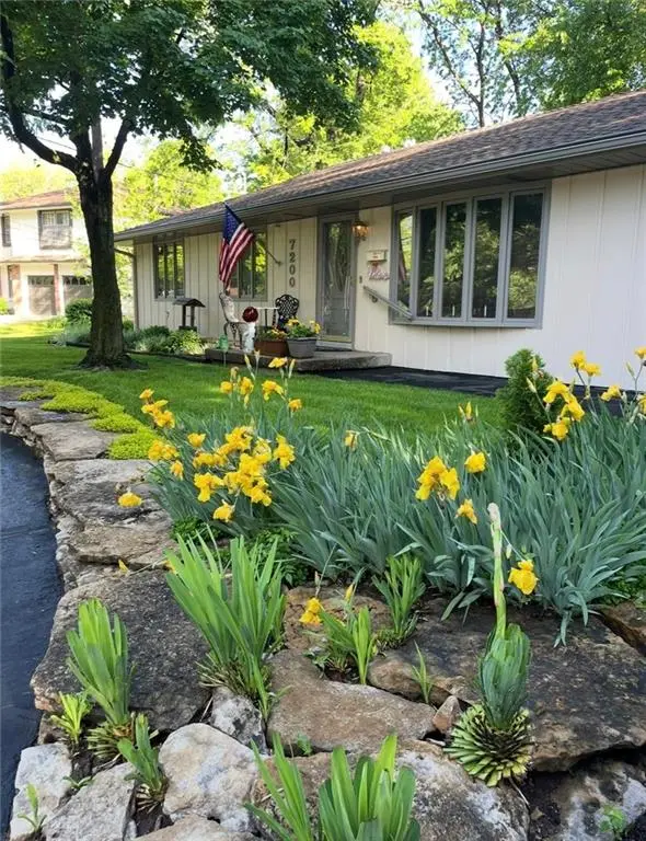 7200 W 83rd ST, Overland Park, KS 66204