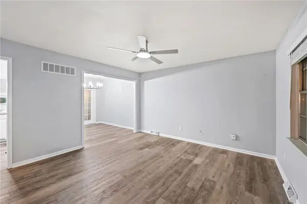229 SE Westminister RD, Blue Springs, MO 64014