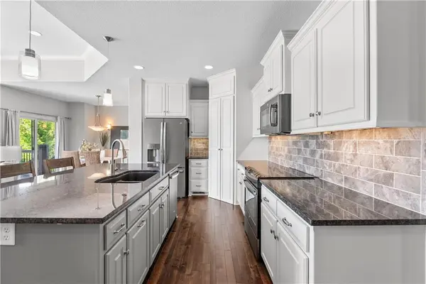 2634 SW River Trail RD, Lee's Summit, MO 64082