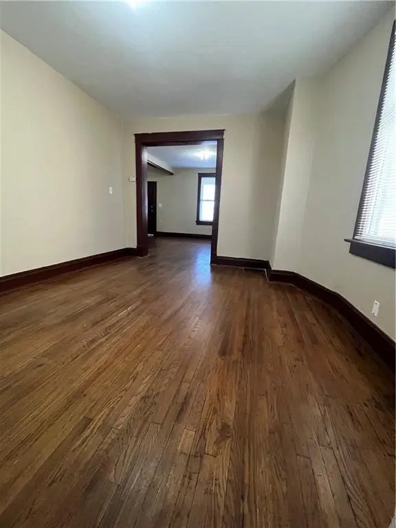 3907 E 9th ST, Kansas City, MO 64127