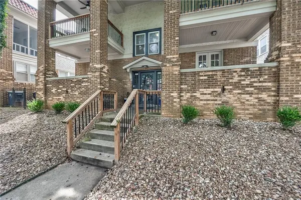 1813 W 41st ST, Kansas City, MO 64111